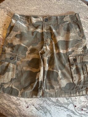 Urban Pipeline Camouflage Cargo Shorts